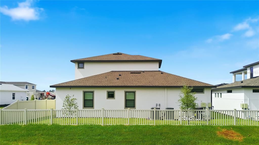 For Sale: $1,015,000 (6 beds, 4 baths, 3653 Square Feet)