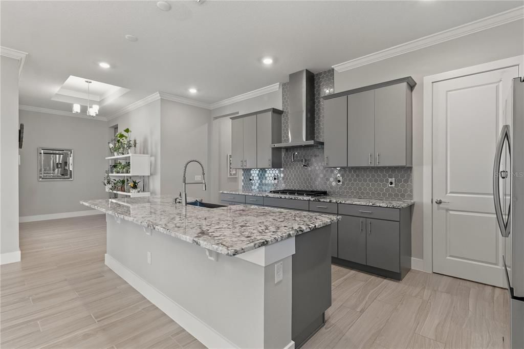 For Sale: $1,015,000 (6 beds, 4 baths, 3653 Square Feet)