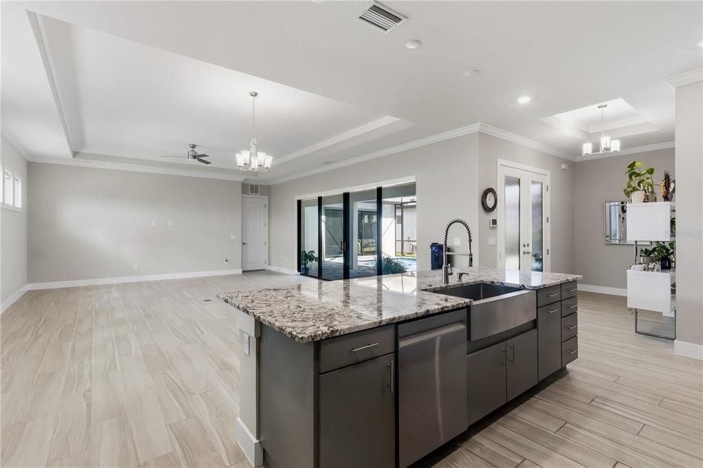For Sale: $1,015,000 (6 beds, 4 baths, 3653 Square Feet)