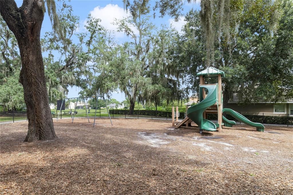 For Sale: $555,000 (4 beds, 3 baths, 2085 Square Feet)