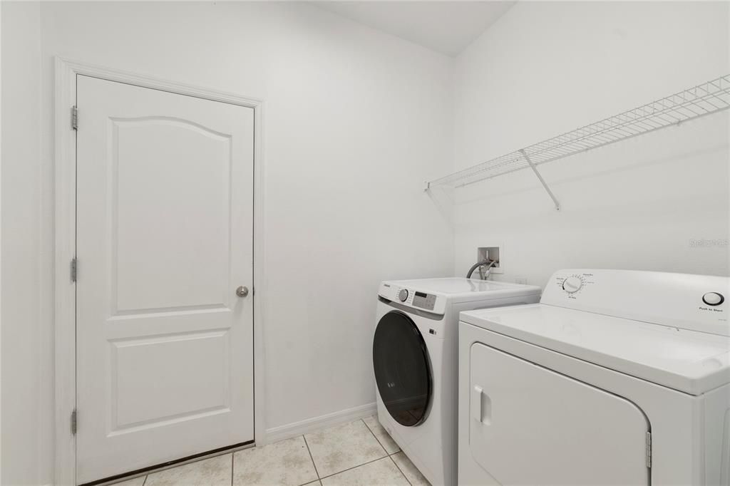 For Sale: $555,000 (4 beds, 3 baths, 2085 Square Feet)