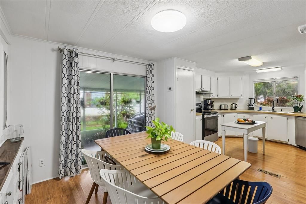 En Venta: $280,000 (2 camas, 2 baños, 1224 Pies cuadrados)