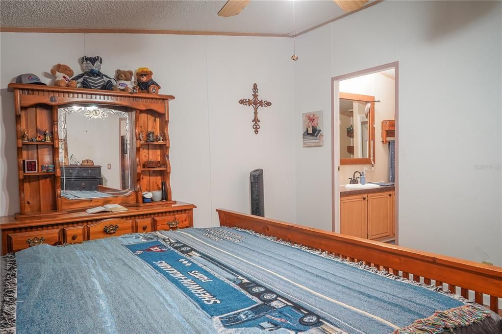 На продажу: $309,000 (3 спален, 2 ванн, 1550 Квадратных фут)