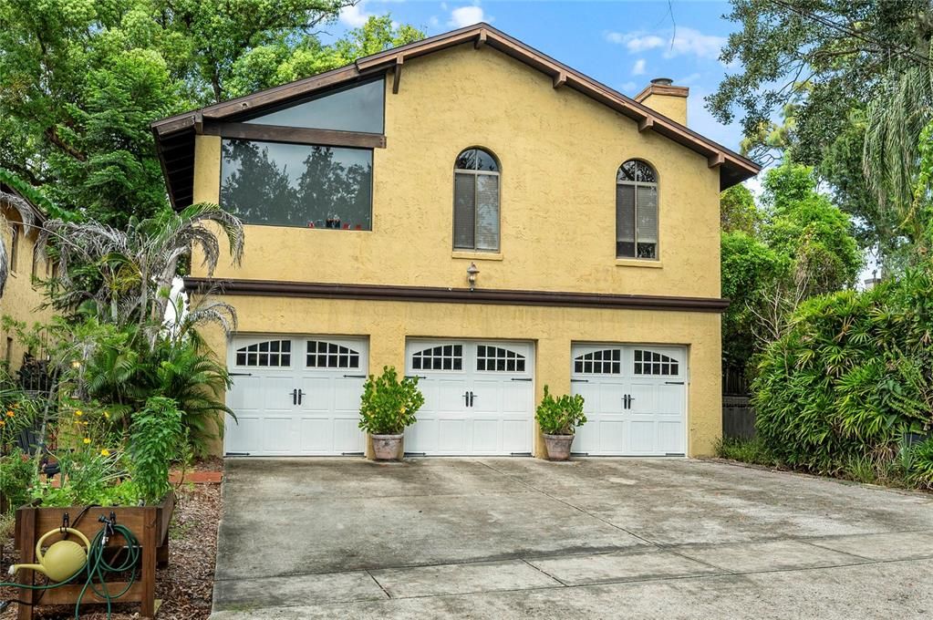 Recently Sold: $425,000 (2 beds, 2 baths, 1263 Square Feet)