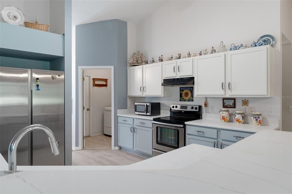На продажу: $283,900 (4 спален, 2 ванн, 2274 Квадратных фут)