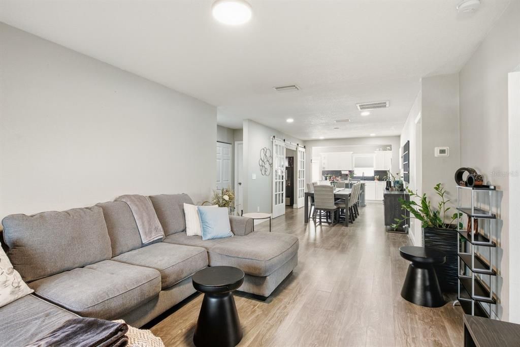 В аренду: $3,600 (4 спален, 2 ванн, 1605 Квадратных фут)