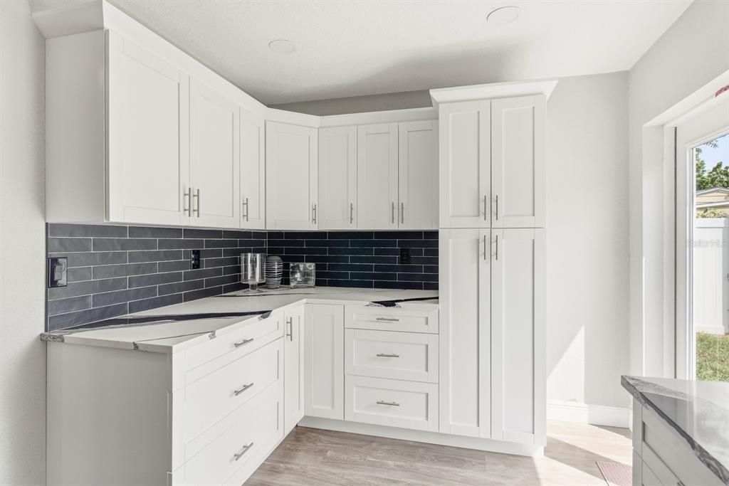 В аренду: $3,600 (4 спален, 2 ванн, 1605 Квадратных фут)