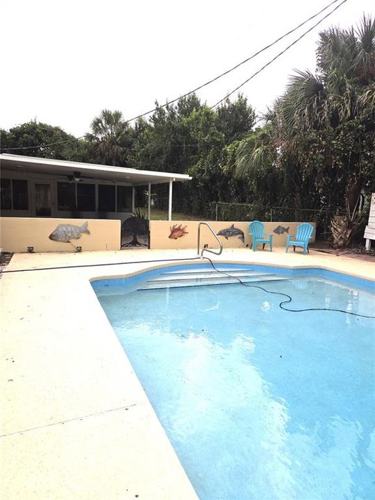 For Sale: $375,000 (4 beds, 2 baths, 2406 Square Feet)