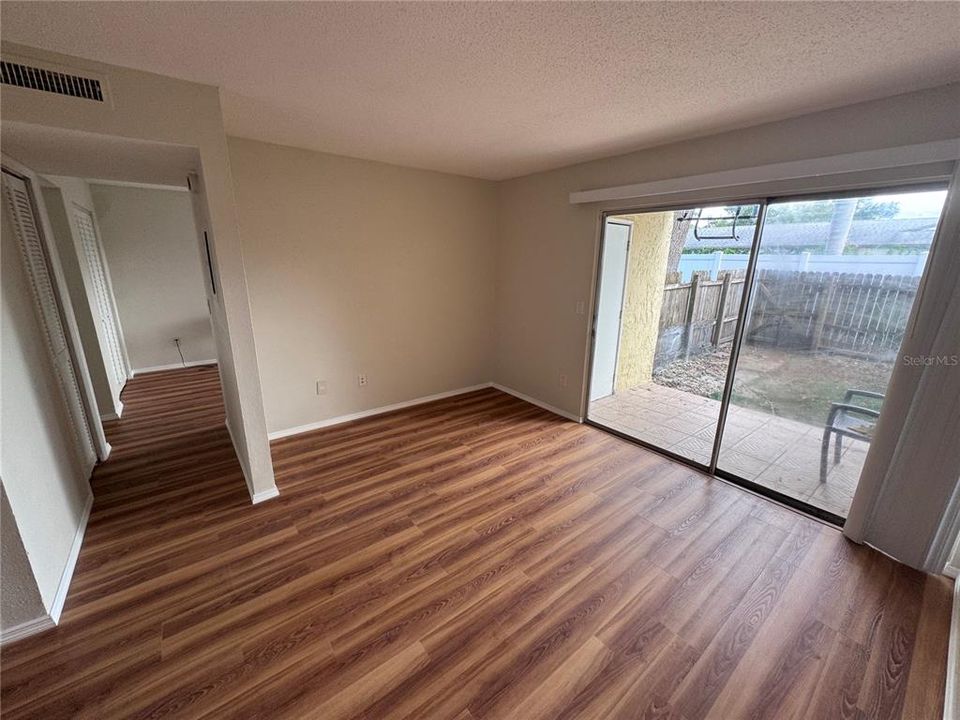For Rent: $1,500 (1 beds, 1 baths, 555 Square Feet)
