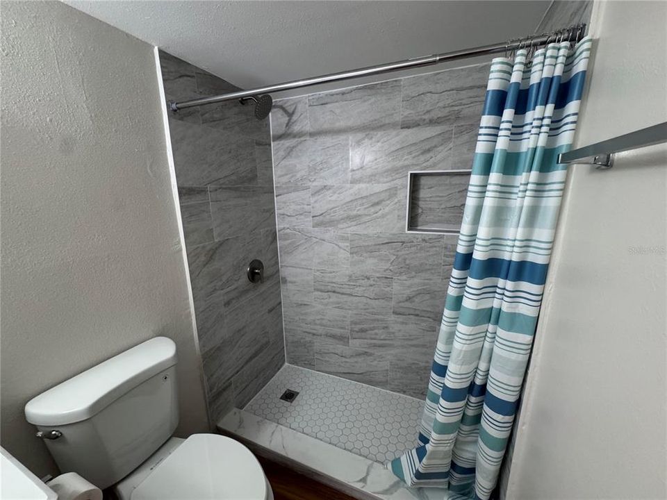 For Rent: $1,500 (1 beds, 1 baths, 555 Square Feet)