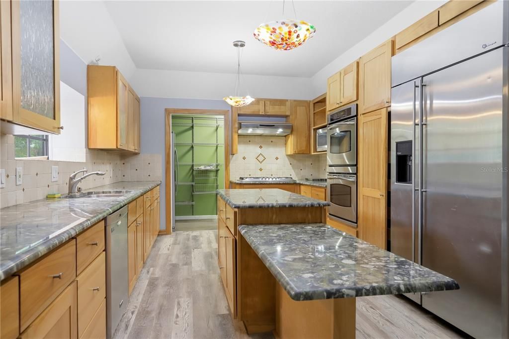 En Renta: $3,200 (4 camas, 3 baños, 2976 Pies cuadrados)