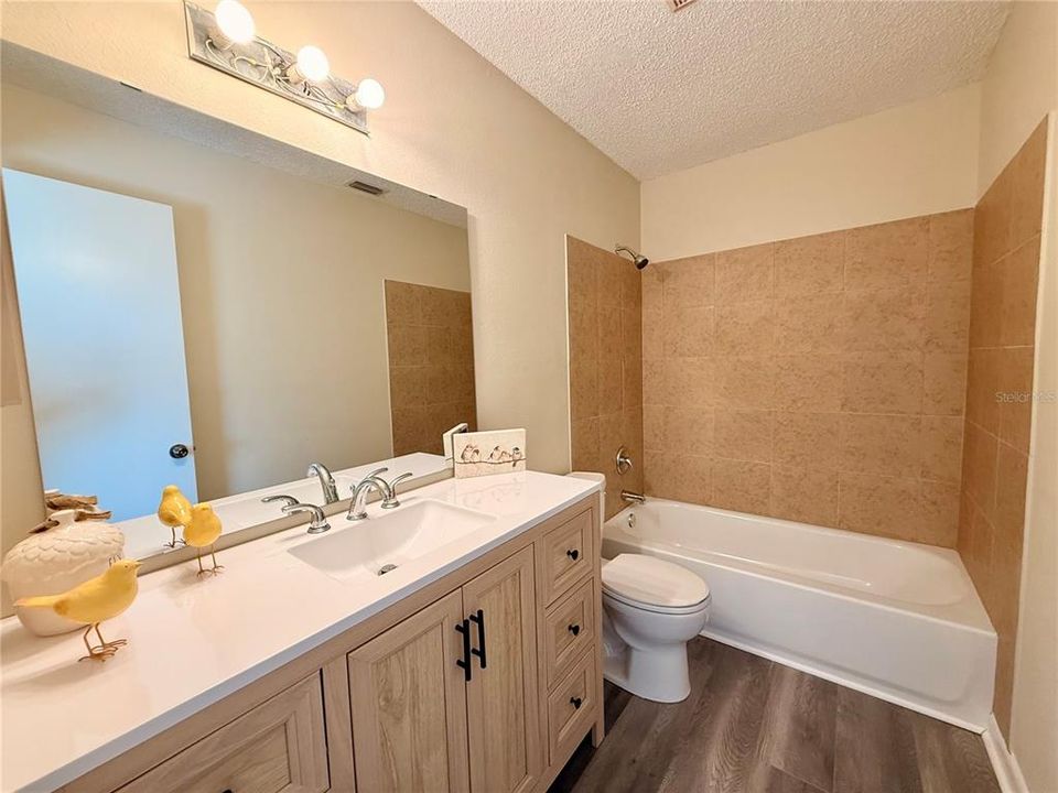 For Sale: $284,900 (3 beds, 2 baths, 1576 Square Feet)