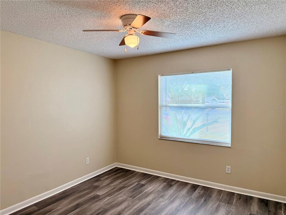 For Sale: $284,900 (3 beds, 2 baths, 1576 Square Feet)