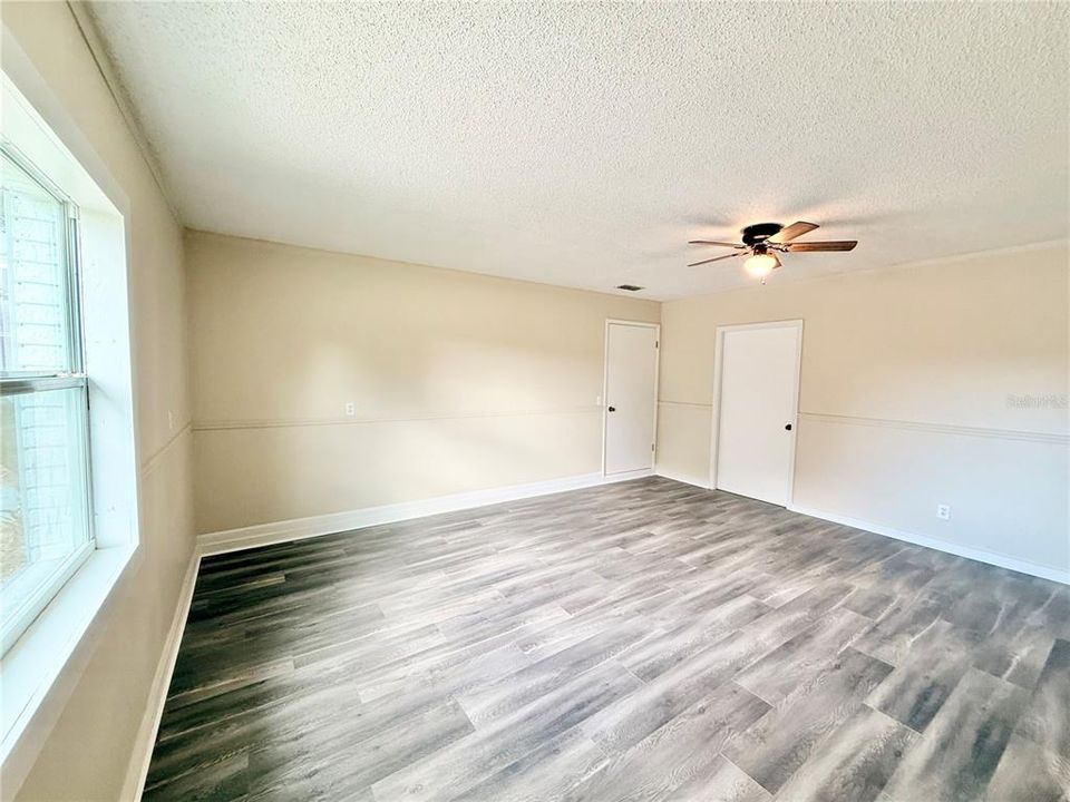 For Sale: $284,900 (3 beds, 2 baths, 1576 Square Feet)