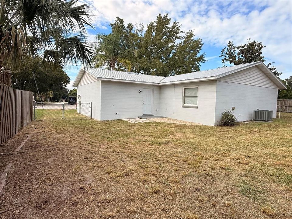 For Sale: $284,900 (3 beds, 2 baths, 1576 Square Feet)