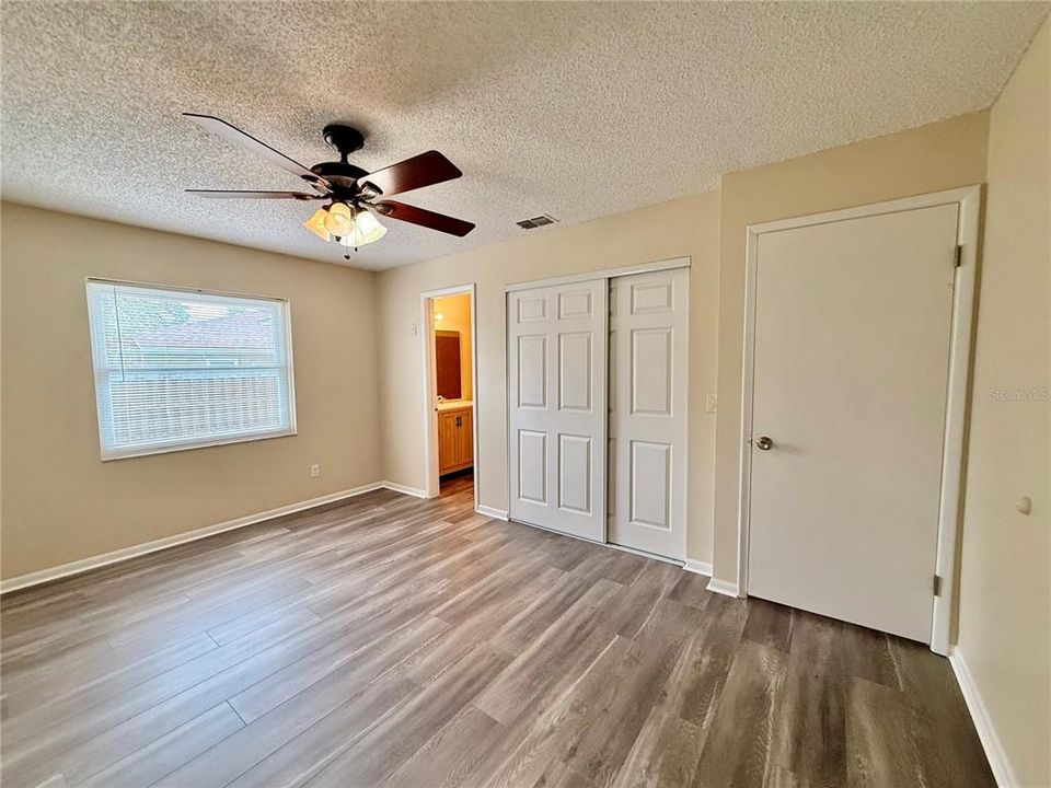 For Sale: $284,900 (3 beds, 2 baths, 1576 Square Feet)