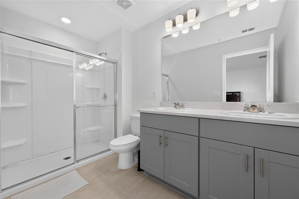 For Rent: $2,300 (3 beds, 2 baths, 1365 Square Feet)