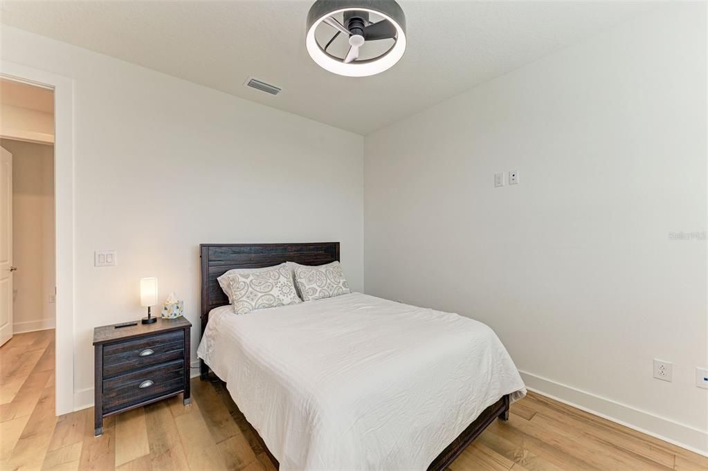 En Venta: $699,900 (3 camas, 2 baños, 2238 Pies cuadrados)