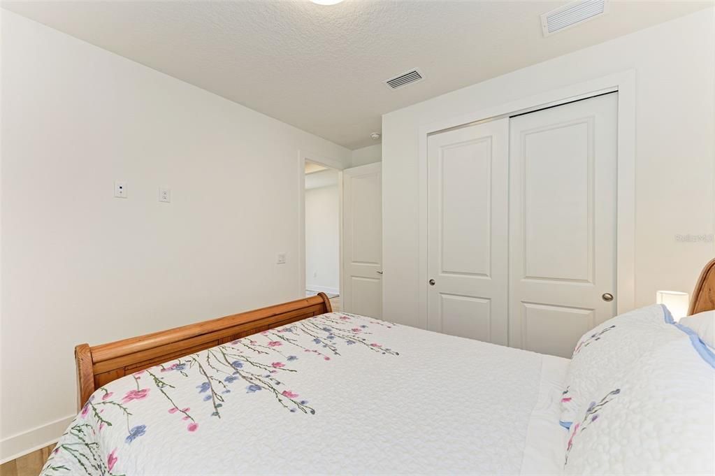 En Venta: $699,900 (3 camas, 2 baños, 2238 Pies cuadrados)