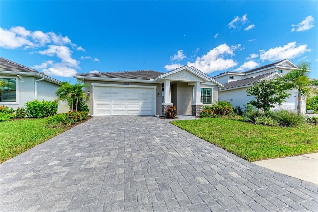 En Venta: $699,900 (3 camas, 2 baños, 2238 Pies cuadrados)
