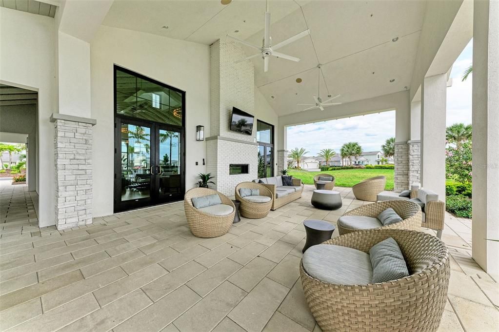 En Venta: $699,900 (3 camas, 2 baños, 2238 Pies cuadrados)