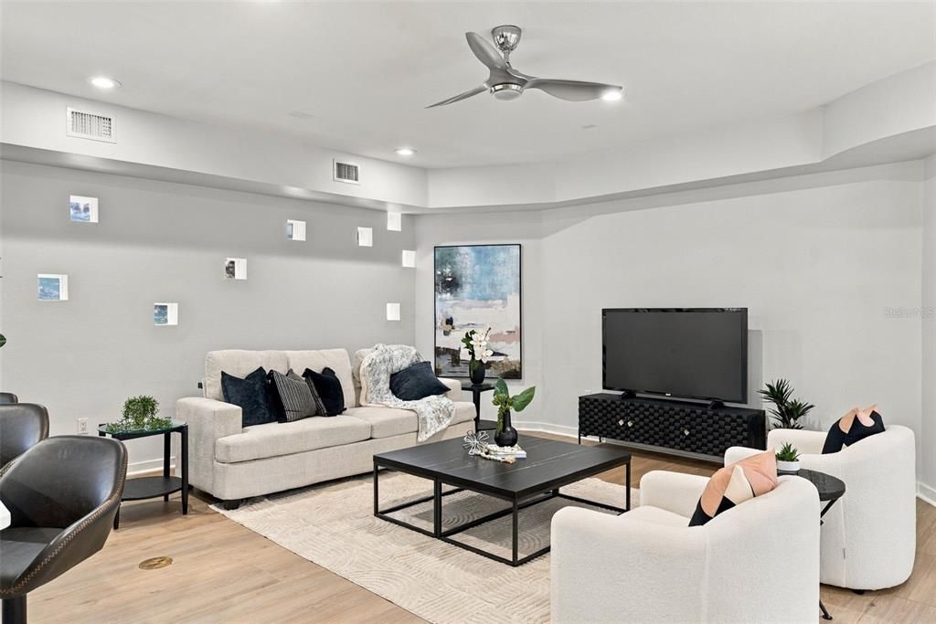 Activo con contrato: $1,599,000 (4 camas, 3 baños, 3264 Pies cuadrados)