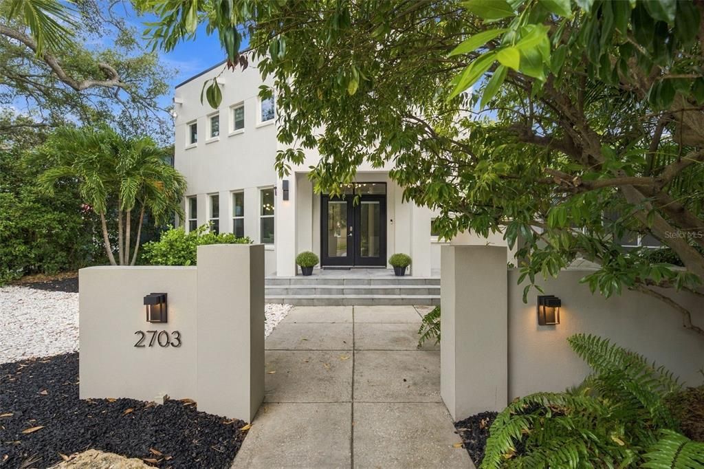 Activo con contrato: $1,599,000 (4 camas, 3 baños, 3264 Pies cuadrados)