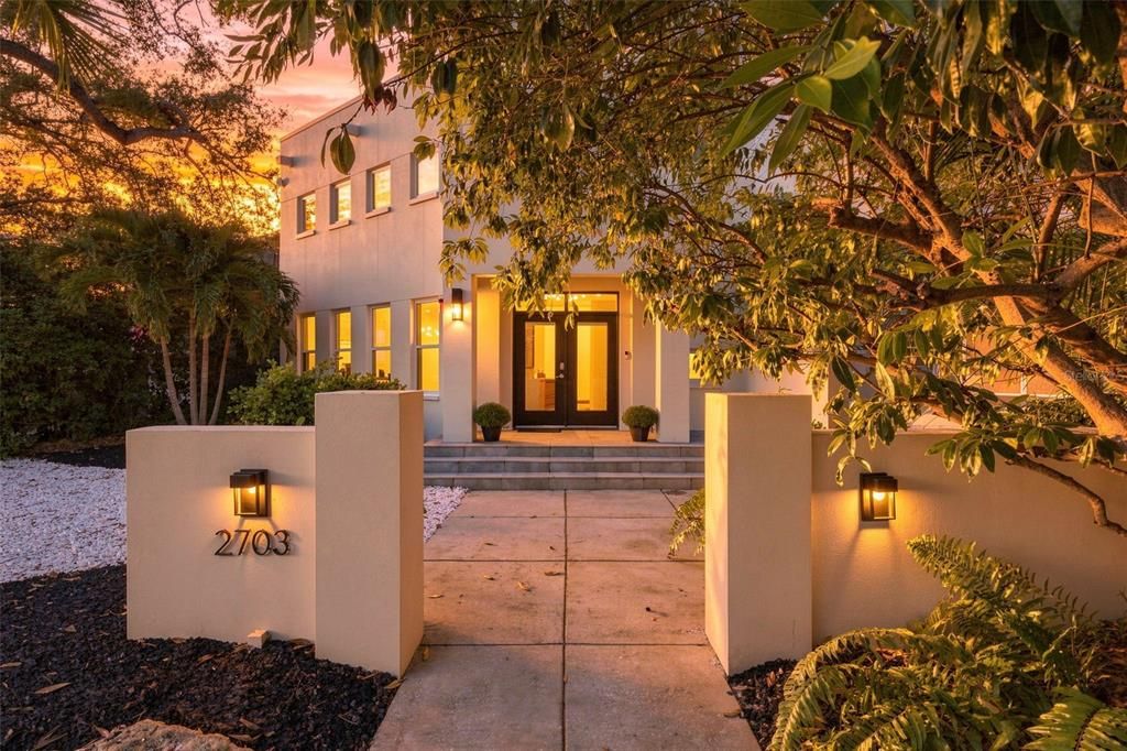 Activo con contrato: $1,599,000 (4 camas, 3 baños, 3264 Pies cuadrados)