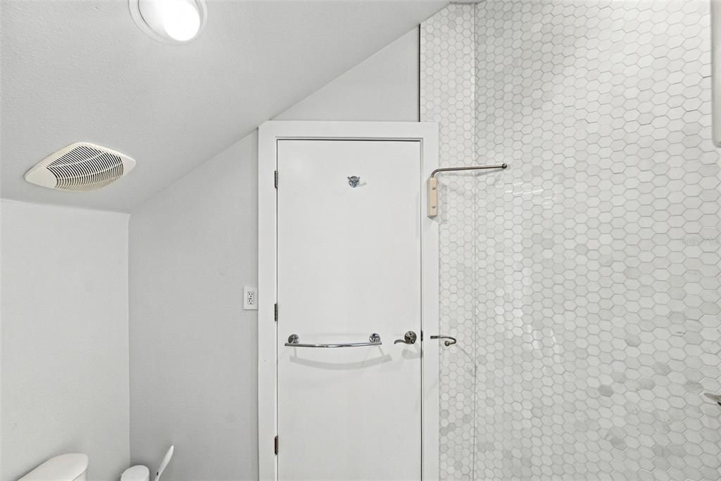 Activo con contrato: $1,599,000 (4 camas, 3 baños, 3264 Pies cuadrados)