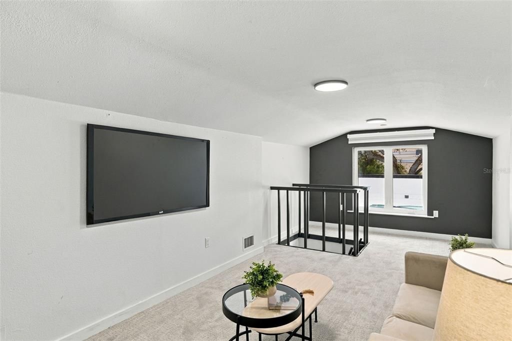 Activo con contrato: $1,599,000 (4 camas, 3 baños, 3264 Pies cuadrados)
