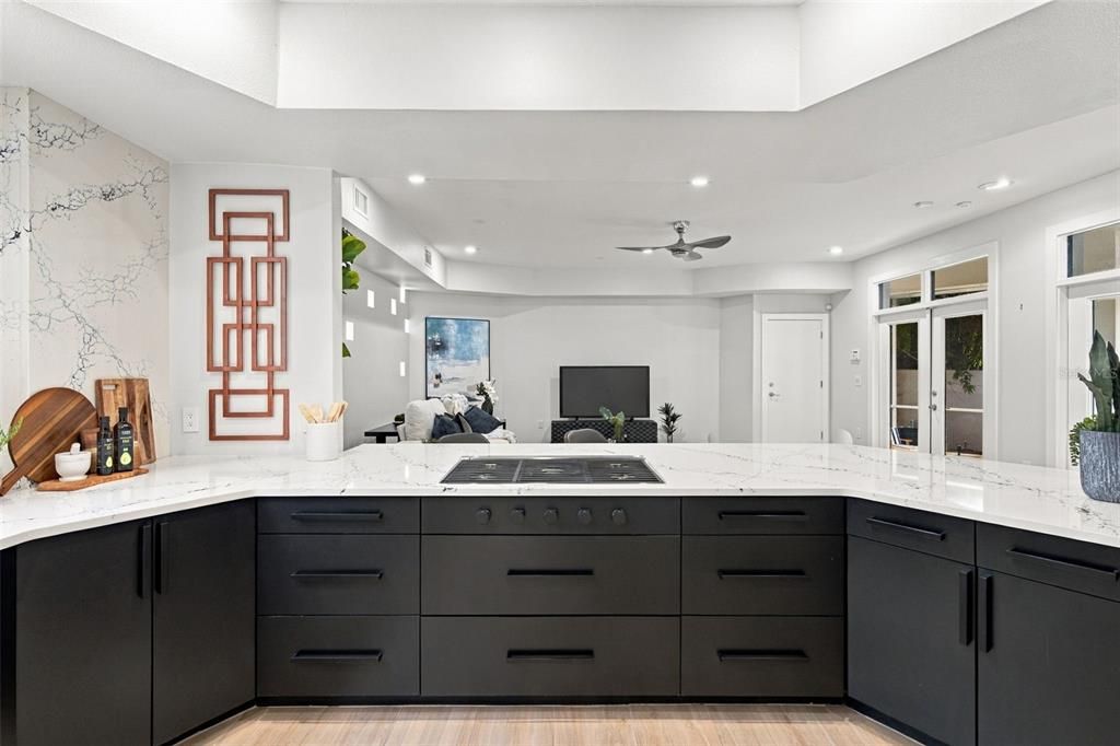 Activo con contrato: $1,599,000 (4 camas, 3 baños, 3264 Pies cuadrados)