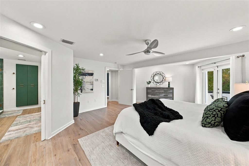 Activo con contrato: $1,599,000 (4 camas, 3 baños, 3264 Pies cuadrados)
