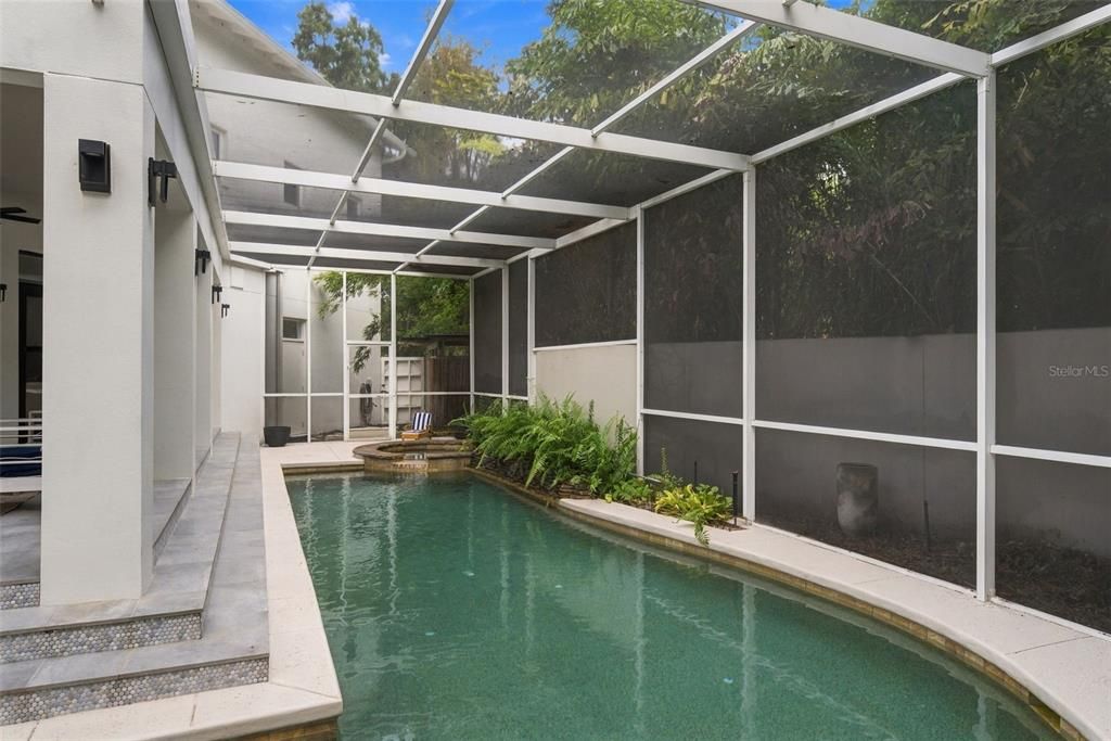 Activo con contrato: $1,599,000 (4 camas, 3 baños, 3264 Pies cuadrados)