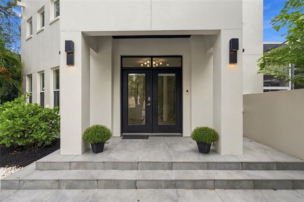 Activo con contrato: $1,599,000 (4 camas, 3 baños, 3264 Pies cuadrados)