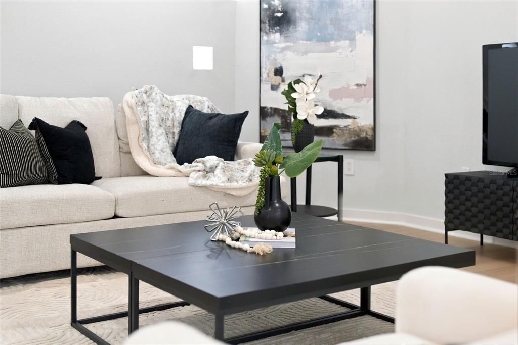 Activo con contrato: $1,599,000 (4 camas, 3 baños, 3264 Pies cuadrados)