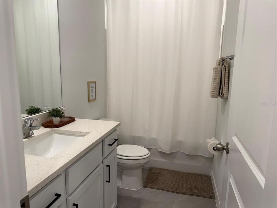 В аренду: $2,600 (3 спален, 2 ванн, 1702 Квадратных фут)