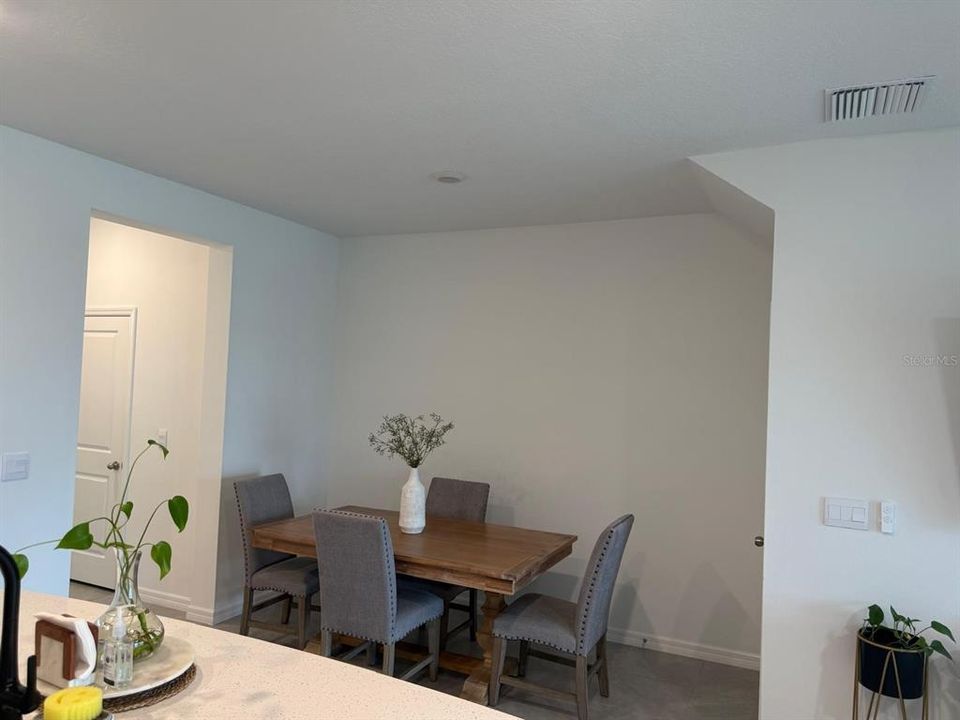 В аренду: $2,600 (3 спален, 2 ванн, 1702 Квадратных фут)