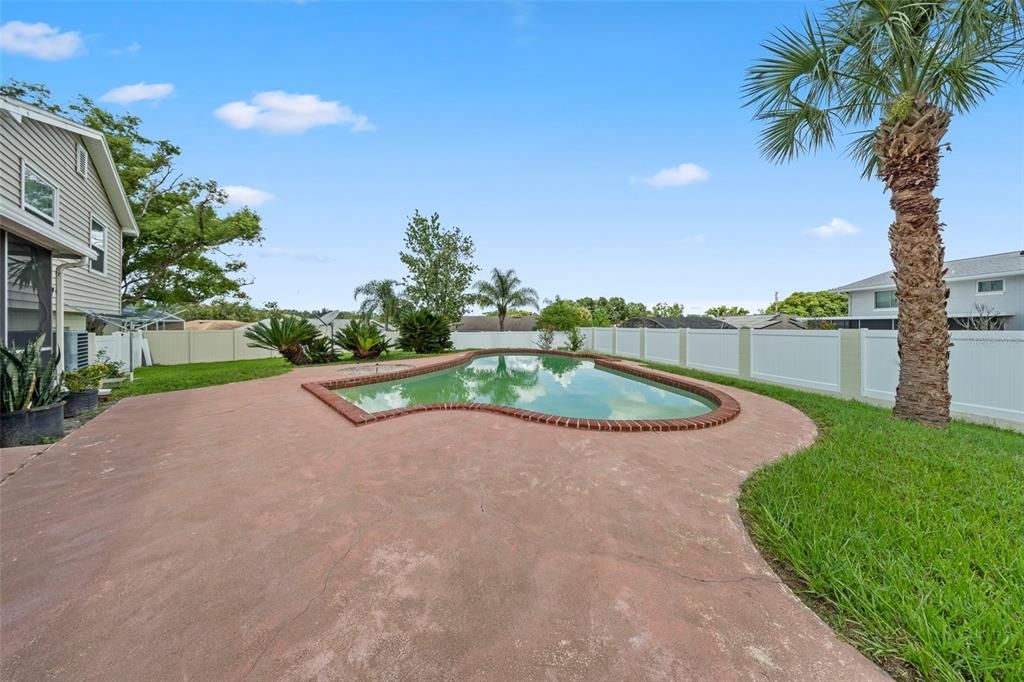 En Venta: $490,000 (5 camas, 2 baños, 2400 Pies cuadrados)