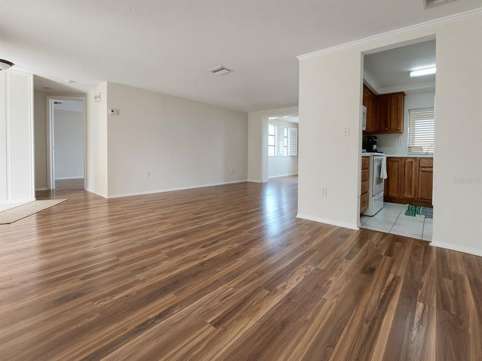 В аренду: $1,900 (2 спален, 2 ванн, 1495 Квадратных фут)