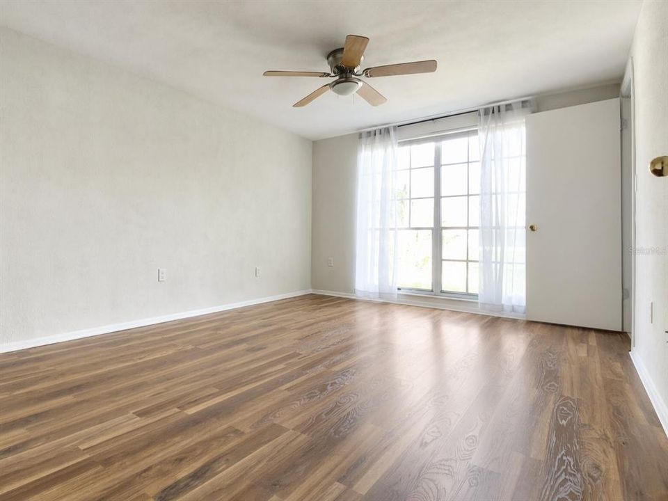 В аренду: $1,900 (2 спален, 2 ванн, 1495 Квадратных фут)