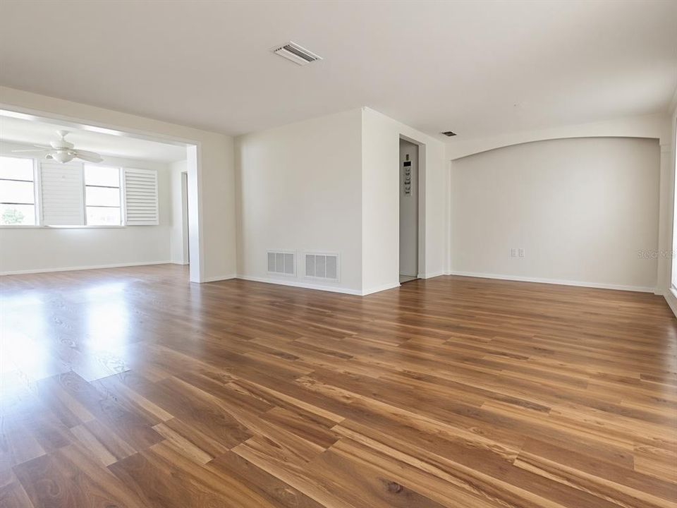 В аренду: $1,900 (2 спален, 2 ванн, 1495 Квадратных фут)