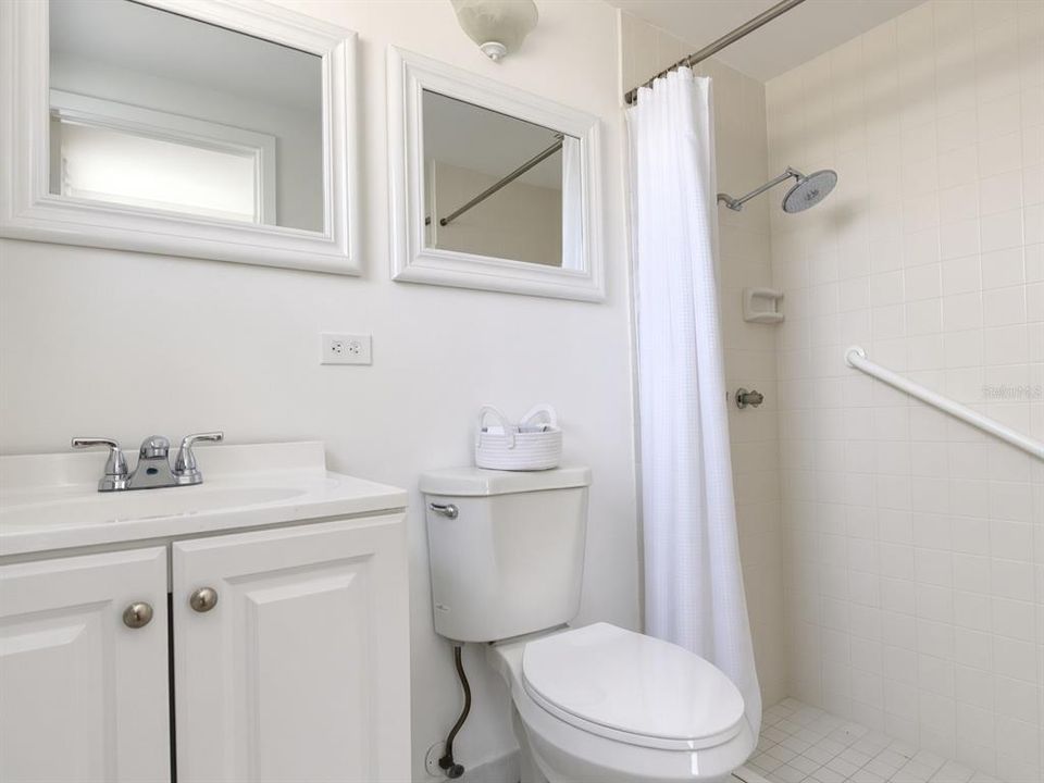 В аренду: $1,900 (2 спален, 2 ванн, 1495 Квадратных фут)
