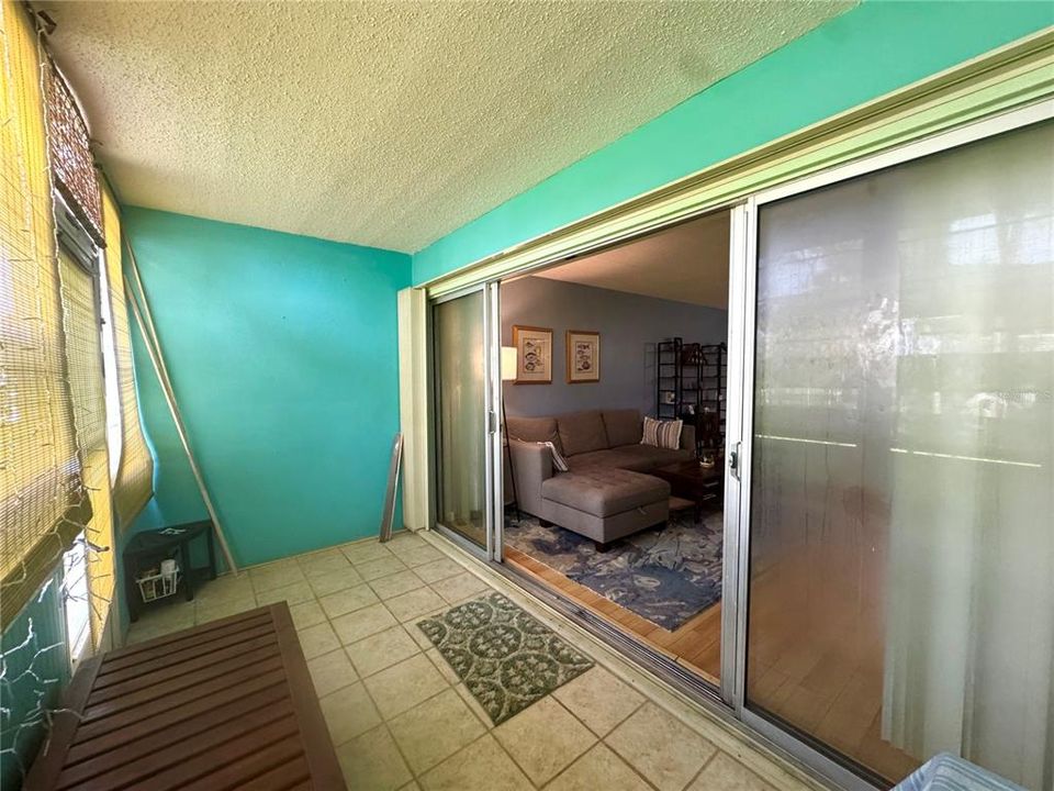 For Sale: $74,900 (1 beds, 1 baths, 672 Square Feet)