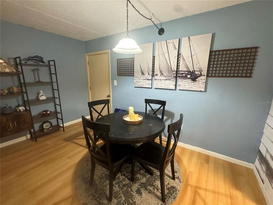 For Sale: $74,900 (1 beds, 1 baths, 672 Square Feet)