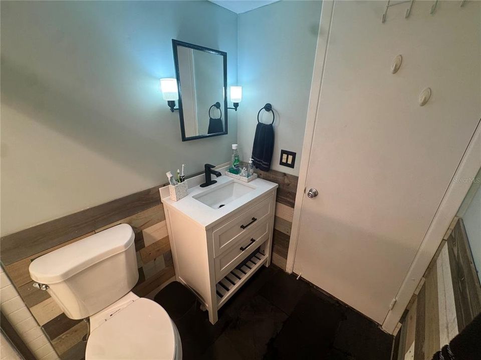 For Sale: $74,900 (1 beds, 1 baths, 672 Square Feet)