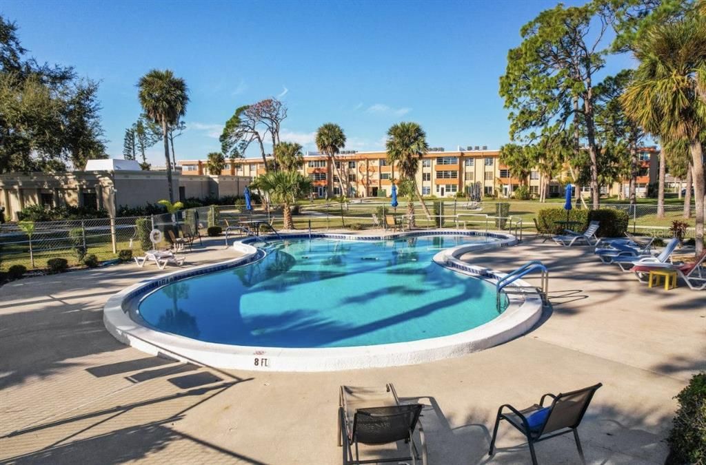 For Sale: $74,900 (1 beds, 1 baths, 672 Square Feet)