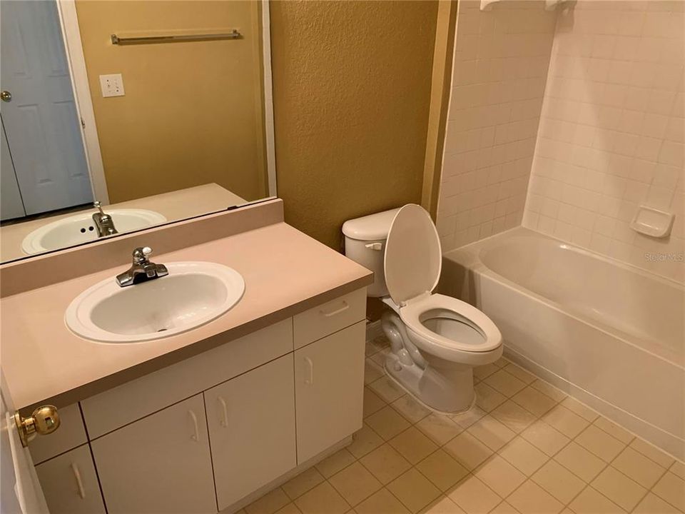 For Sale: $205,000 (2 beds, 2 baths, 1174 Square Feet)