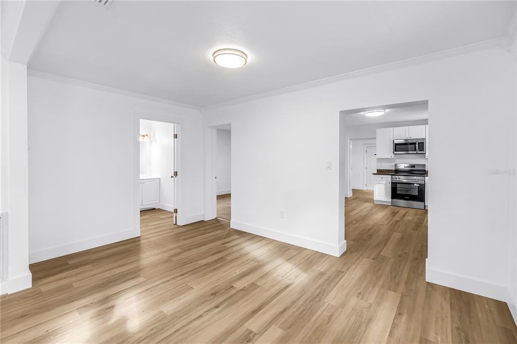 На продажу: $330,000 (3 спален, 1 ванн, 1180 Квадратных фут)
