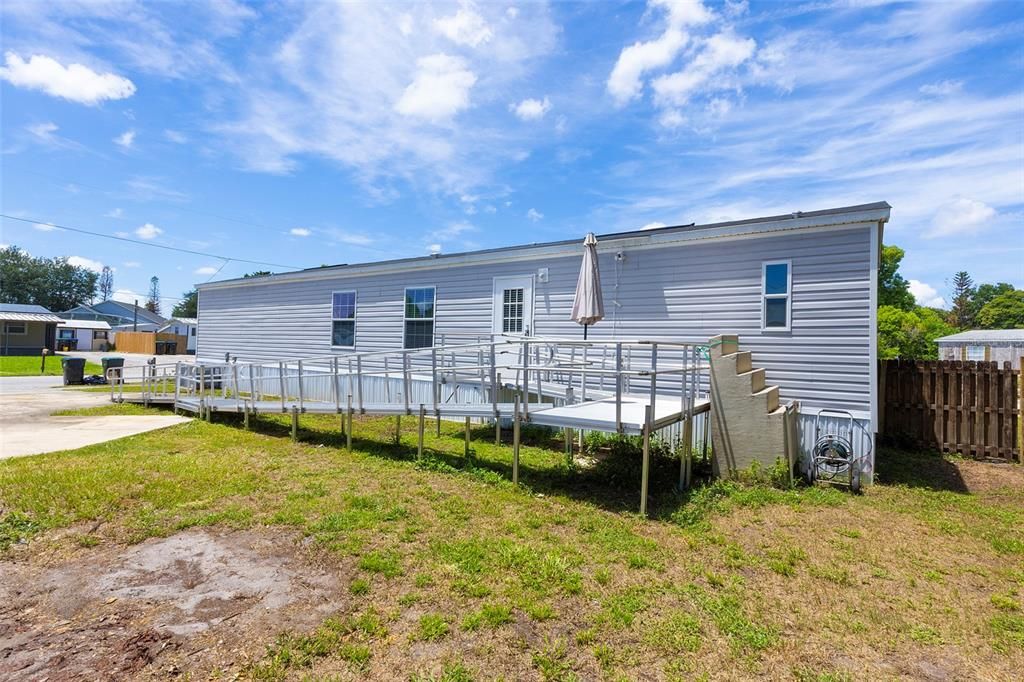 На продажу: $199,900 (2 спален, 2 ванн, 960 Квадратных фут)
