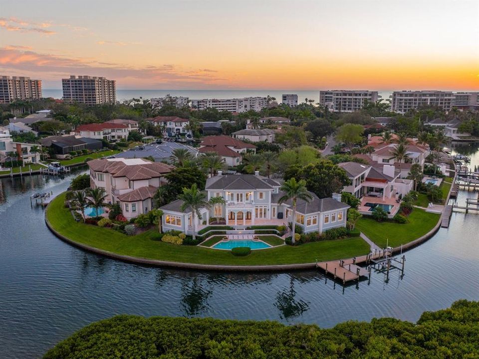En Venta: $9,500,000 (4 camas, 5 baños, 5245 Pies cuadrados)